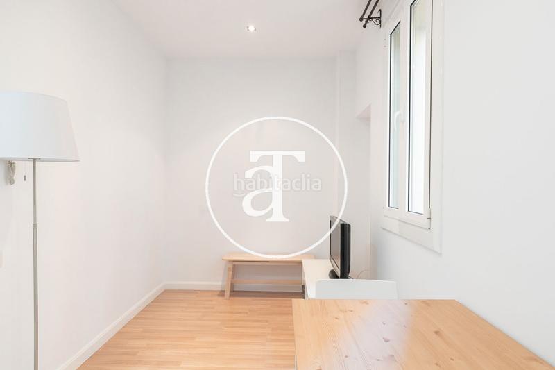 Foto 3697bd38-c9c9-455f-8122-d57fb811283f. Rent flat in carrer de vinaròs 11 in Barceloneta Barcelona