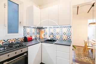 Location Appartement  Carrer de vallhonrat. Piso de alquiler temporal de 2 habitaciones a pasos de plaza esp