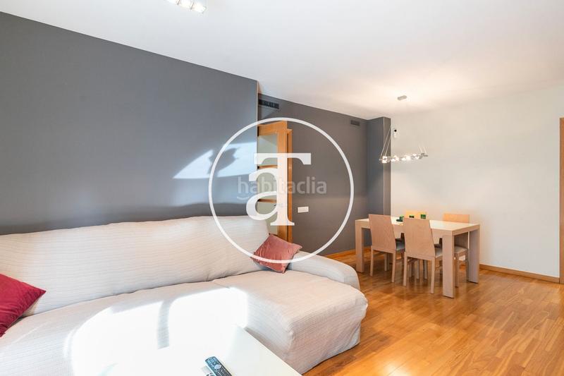 Foto 096b74ed-db66-4648-a790-15ea70f7db89. Alquiler piso  de alquiler temporal de 3 habitaciones y terraza a pasos de paseo sant joan en Barcelona