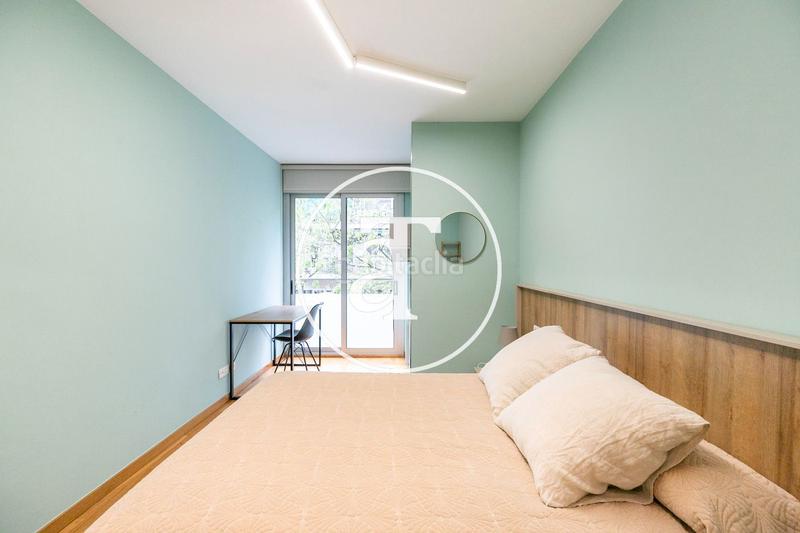 Foto 78d668ca-6f15-4053-9350-a044998fcfe7. Alquiler piso  de alquiler temporal de 3 habitaciones y terraza a pasos de paseo sant joan en Barcelona