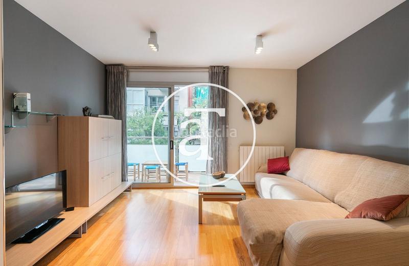 Foto bb523b5a-e182-4552-a2fd-639cbed226fe. Alquiler piso  de alquiler temporal de 3 habitaciones y terraza a pasos de paseo sant joan en Barcelona
