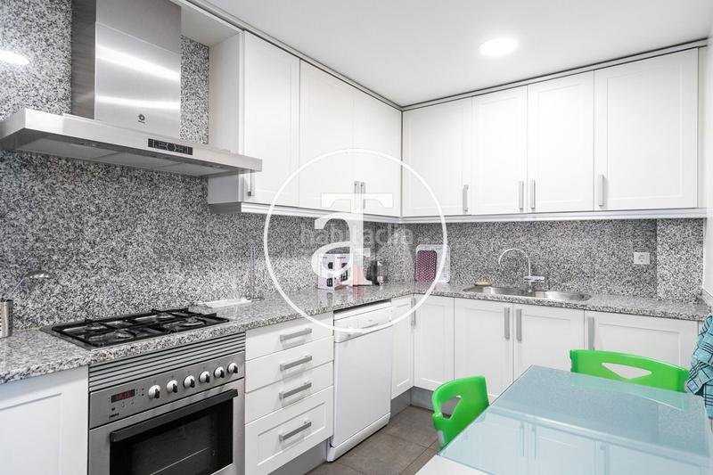 Foto cce7bb94-bc6a-481a-834b-72b3899f8e2c. Alquiler piso  de alquiler temporal de 3 habitaciones y terraza a pasos de paseo sant joan en Barcelona