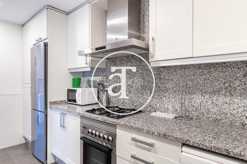 Foto e7b8a95c-dd3a-497f-915e-2d23482ebcae. Alquiler piso  de alquiler temporal de 3 habitaciones y terraza a pasos de paseo sant joan en Barcelona