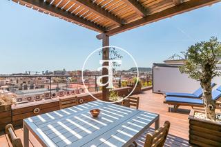 Lloguer Àtic a Passatge sert 2. Dúplex de alquiler temporal de 1 habitación y terraza privada a