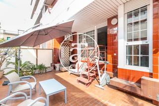 Lloguer Pis  Carrer del pintor tapiró. Apartamento de alquiler temporal con 3 habitaciones y terraza pr