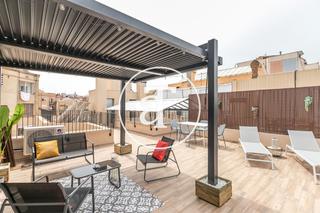 Location Appartement à Carrer de los castillejos 177. Piso de alquiler temporal con 2 habitaciones, estudio  y terraza