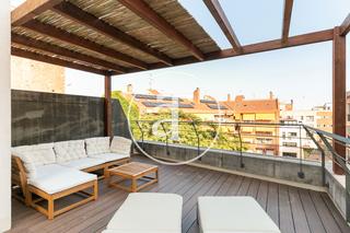 Lloguer Pis  Carrer del francolí. Piso de alquiler temporal con 2 habitaciones dobles y 2 terrazas