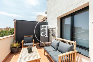 Alquiler Piso en Calle de sócrates 64. Ático de alquiler temporal con 3 habitaciones dobles y terraza e