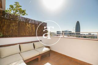 Lloguer Àtic a Carrer del consell de cent 603. Apartamento de alquiler temporal de 2 habitaciones y terraza con