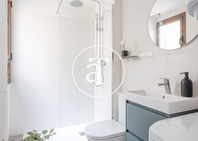 Foto 42f803b3-afd5-4ccd-a13e-0d56f8b287d0. Rent flat in carrer de sant bertran 8 in Raval Barcelona