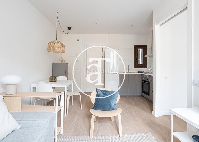 Foto 52f5a824-d5aa-427b-bcb6-510ae15d89bf. Rent flat in carrer de sant bertran 8 in Raval Barcelona