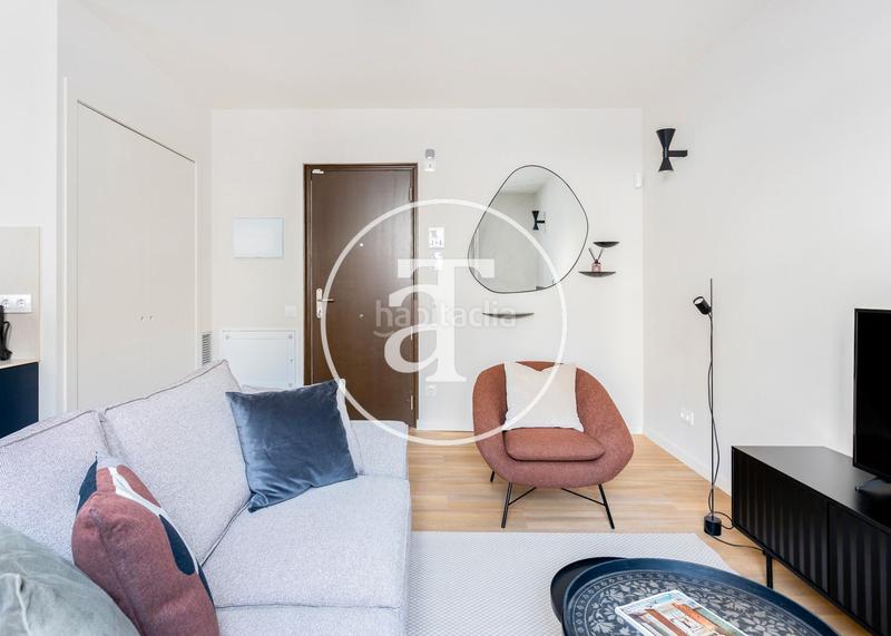 Foto 717759ab-bff0-45fb-839a-b9dbe8ec257d. Location appartement dans carrer d'en serra 13 dans Barcelona