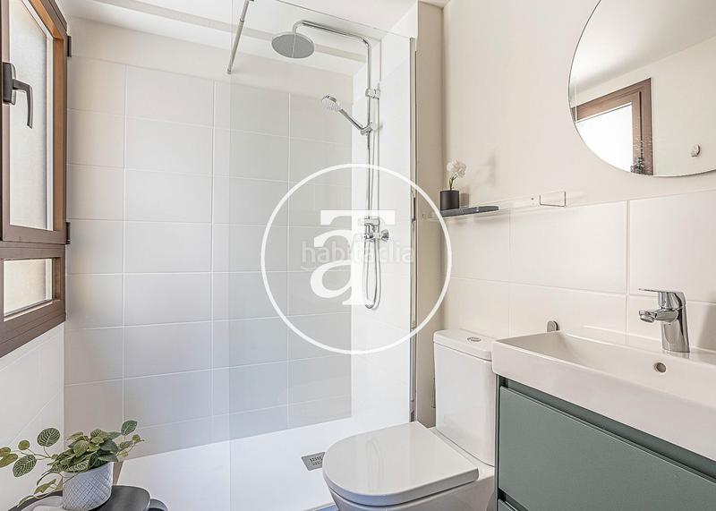 Foto 825ff0d0-49e2-4bc7-b529-8f518d22fd4d. Rent flat in carrer de sant bertran 8 in Raval Barcelona