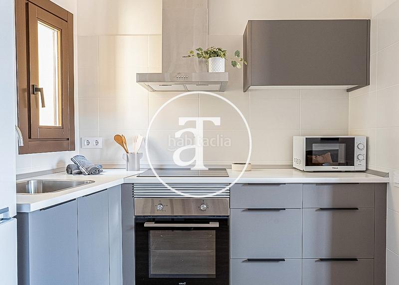 Foto edc8b88d-e4ea-408c-8bec-69ad749fbeab. Rent flat in carrer de sant bertran 8 in Raval Barcelona