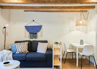 Location Appartement à Carrer de sant bertran 5. Piso de alquiler temporal de 1 habitación y terraza cerca al pue