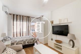 Rent Studio  N/a. Estudio de alquiler temporal con terraza próximo a l´illa diagon