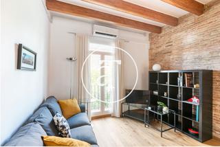 Lloguer Pis  Carrer de bruniquer. Piso de alquiler temporal de 1 habitación a pasos de la estación
