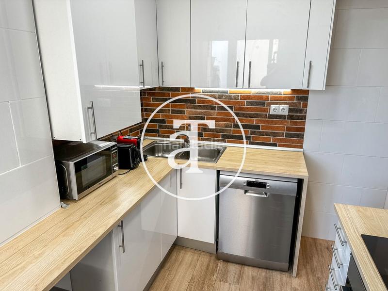 Foto 2c553cc4-d73e-4e44-a3e7-1bd855c770a2. Alquiler piso  de alquiler temporal de 3 habitaciones y terraza en nou barris en Barcelona