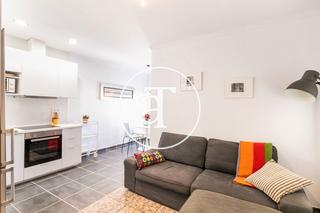 Miete Etagenwohnung in Carrer de rossend arús 40. Piso de alquiler temporal de 2 habitaciones en sants