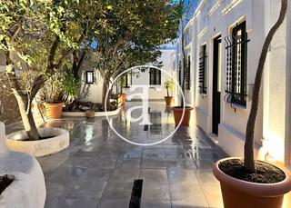 Location Appartement à Carrer de sant cugat del vallès 31. Casa de alquiler temporal con 1 habitación y  terraza compartida