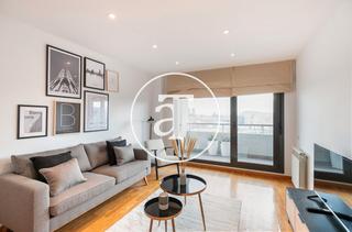 Rent Flat in Carrer de bac de roda 106. Piso de alquiler temporal de 3 habitaciones y piscina comunitari