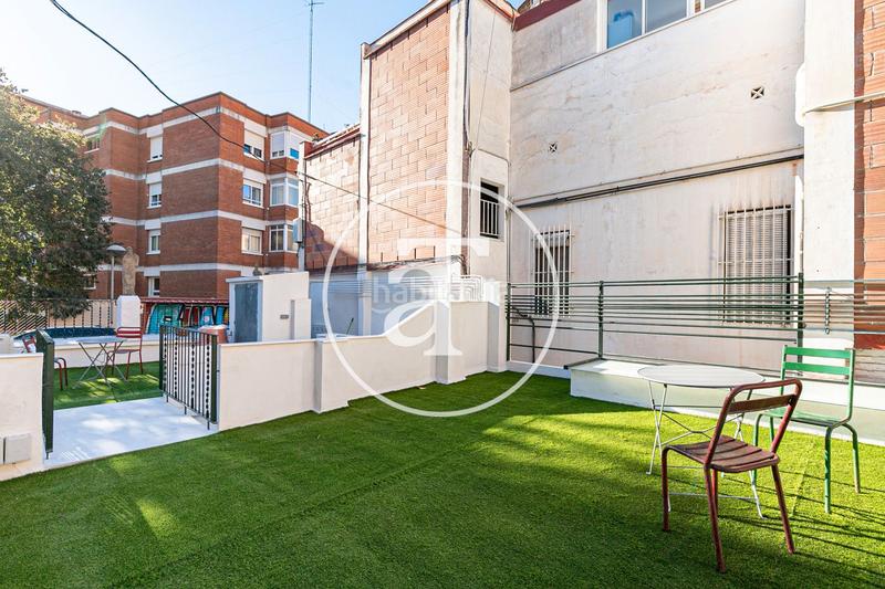 Foto 50ea5f2b-db82-4205-ac74-b51b99844f45. Lloguer casa aparellada a carrer de sant cugat del vallès 51 a Barcelona