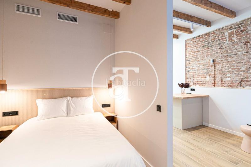 Foto 875d1472-945a-41f2-8710-6da4a2fa25d9. Lloguer casa aparellada a carrer de sant cugat del vallès 51 a Barcelona