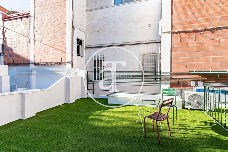Foto 9d2c896d-99d9-4e16-8060-ad97e78b13e3. Lloguer casa aparellada a carrer de sant cugat del vallès 51 a Barcelona