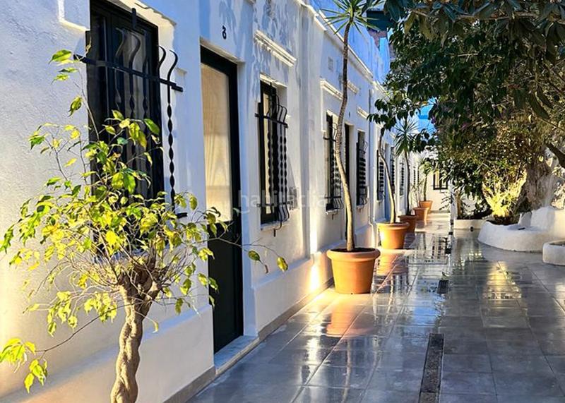 Foto d6a57e5f-02cd-48c0-a989-9bd486a2faea. Lloguer casa aparellada a carrer de sant cugat del vallès 51 a Barcelona