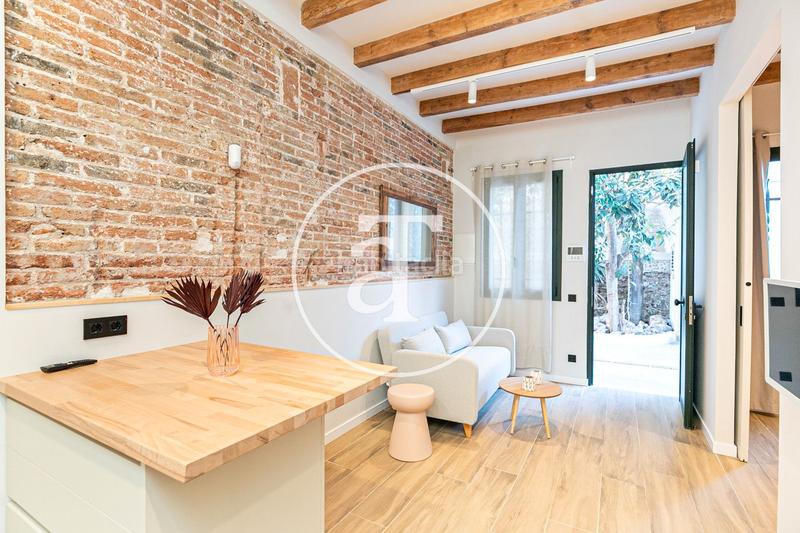 Foto e1261d11-2662-456d-91a0-b0b550cee462. Lloguer casa aparellada a carrer de sant cugat del vallès 51 a Barcelona