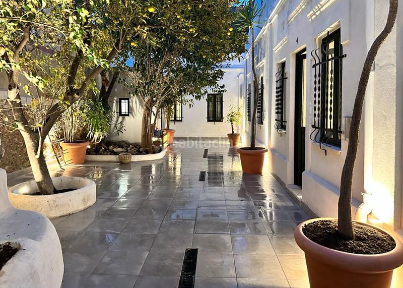 Foto f29b1164-aa2a-47a0-91ca-bb9ed847be0a. Lloguer casa aparellada a carrer de sant cugat del vallès 51 a Barcelona