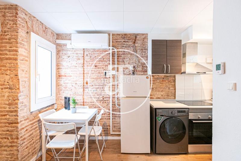 Foto 737a97fc-c9cc-4d61-a4c6-1ee7d0092770. Rent flat with heating in Raval Barcelona