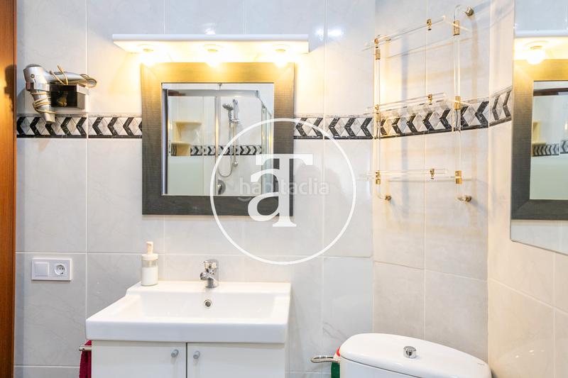 Foto b622cf45-c221-41df-8dba-606113ec78ca. Affitto appartamento in calle almirall churruca 10 in Barcelona