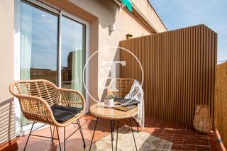 Lloguer Àtic a Carrer del rosselló 290. Piso de alquiler temporal con 2 habitaciones y terraza cerca a e