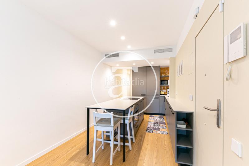 Foto 0a0ab09b-a899-43bf-9901-e3f40ba1e932. Rent flat in carrer de mozart 18 in Vila de Gràcia Barcelona