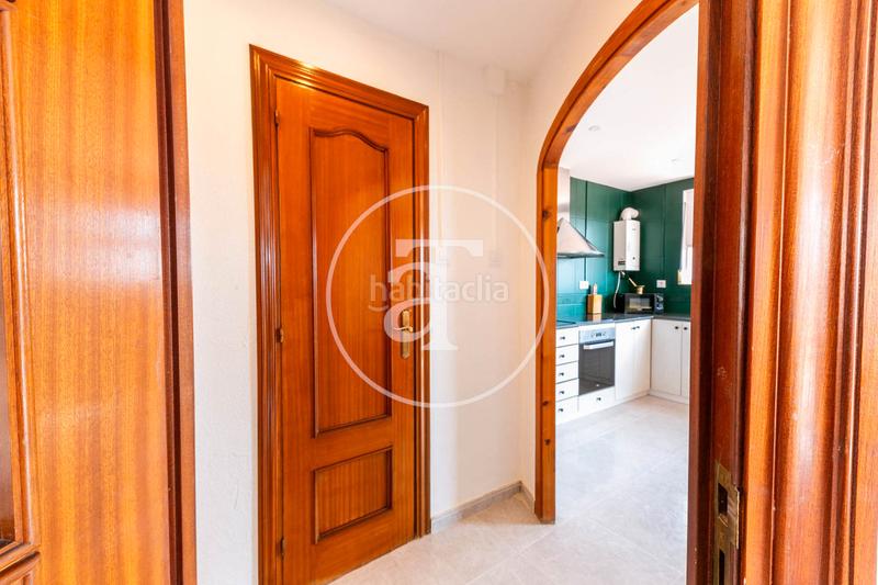 Foto 396aed39-109d-42dc-b6f4-0f9f5e57971e. Affitto attico con parcheggio in El Camp de l´Arpa del Clot Barcelona