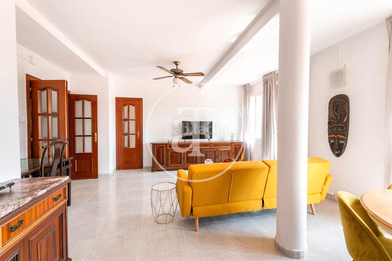 Foto bb58b167-1982-4068-95f7-e27cf6bee403. Affitto attico con parcheggio in El Camp de l´Arpa del Clot Barcelona