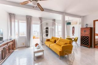 Alquiler Ático en Carrer de valència 619. Ático de alquiler temporal de 1 habitación y terraza en el clot.