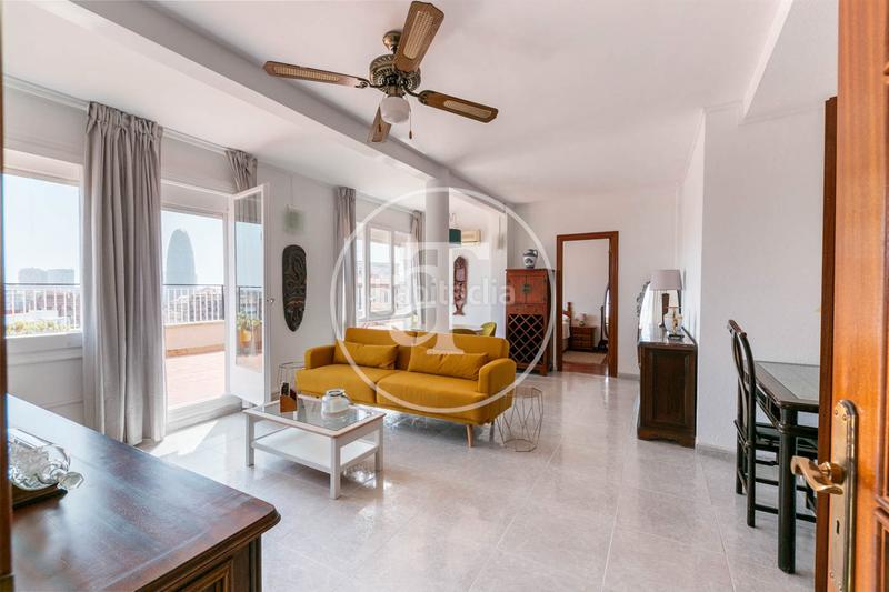 Foto 4905d4de-3000-4c74-8f1e-b83c1461bd97. Rent penthouse with parking in El Camp de l´Arpa del Clot Barcelona