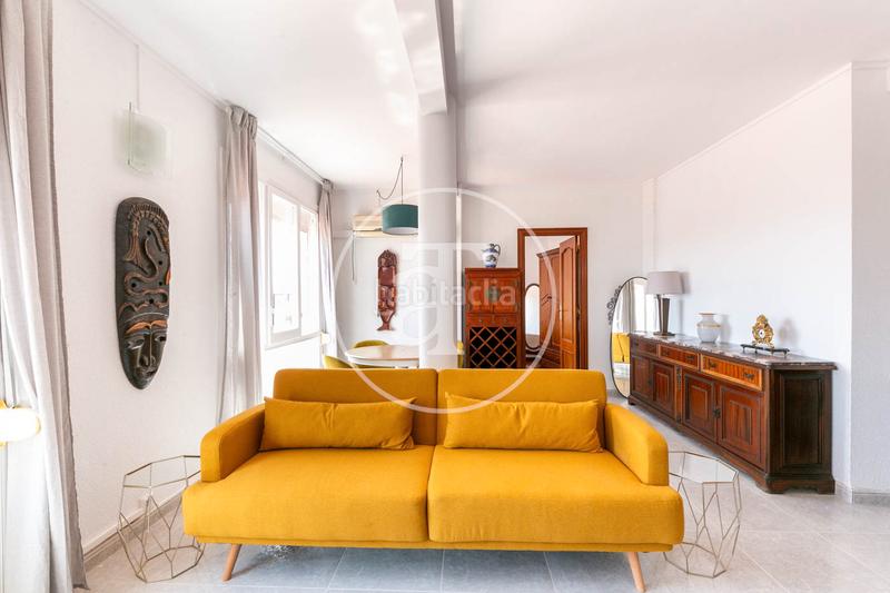 Foto 4e17710c-aa1b-43d5-8620-3e16c81b9512. Rent penthouse with parking in El Camp de l´Arpa del Clot Barcelona