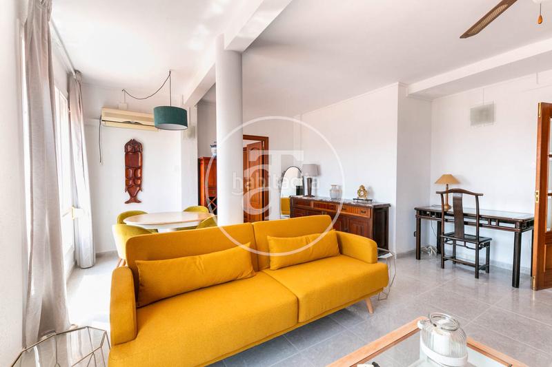 Foto 765fd80b-f657-43a1-bfd2-1933b29e49cd. Rent penthouse with parking in El Camp de l´Arpa del Clot Barcelona