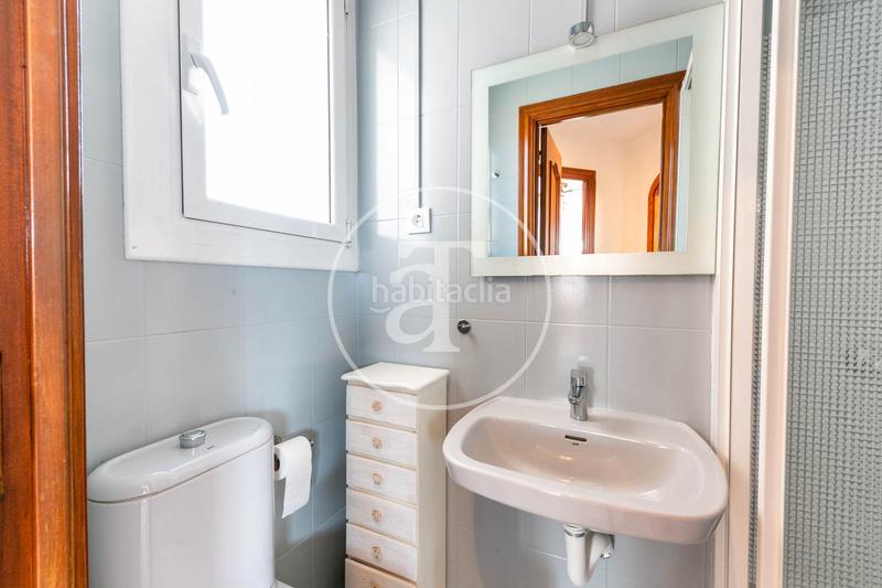 Foto 9773e4eb-fc1b-4974-8101-552bf75520a9. Rent penthouse with parking in El Camp de l´Arpa del Clot Barcelona