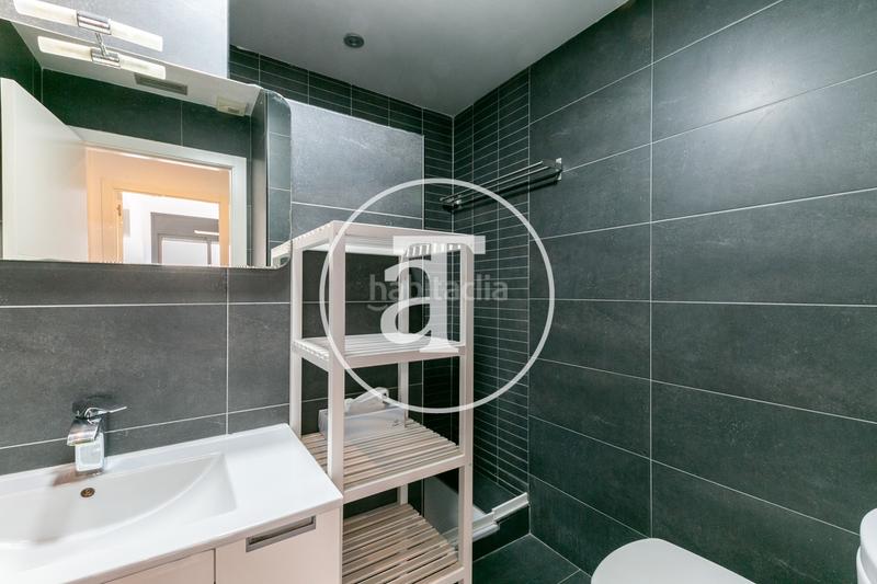Foto f4c7eb3c-52be-4a44-b6cc-df55e90733db. Alquiler piso en carrer de miquel bleach 18 piso de alquiler temporal de 2 habitaciones a un paso de plaza españa en Barcelona