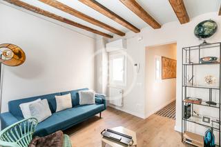 Location Appartement dans Carrer dels abaixadors 11. Piso de alquiler temporal con 2 habitaciones dobles en ciutat ve