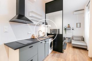 Affitto Appartamento  Carrer de la reina cristina. Apartamento de alquiler temporal de 1 habitación en ciutat vella