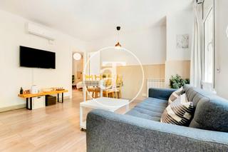 Location Appartement  Carrer de puig i cadafalch. Piso de alquiler temporal de 3 habitaciones en zona tranquila en