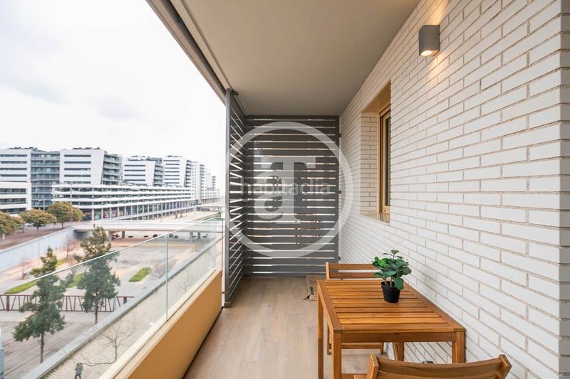 Foto 4a19ddc8-76fe-407c-ad8a-ee4e28f83776. Alquiler piso  de alquiler temporal de 2 habitaciones, estudio y terraza en Badalona