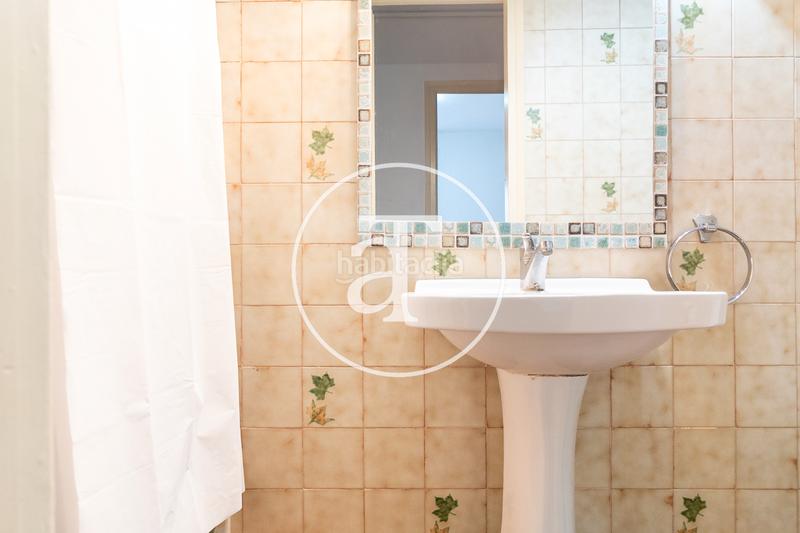 Foto 6d93271a-c7b8-42ce-893d-470c89e6ab80. Alquiler piso  de alquiler temporal de 2 habitaciones y 2 baños con balcón en la Barceloneta en Barcelona