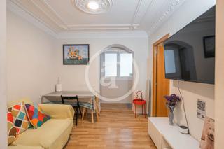Location Appartement  Avinguda del paral·lel. Piso de alquiler temporal de 5 habitaciones y 3 baños en el eixa