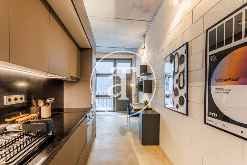 Foto bea69897-bbc2-465b-bb83-9354bf84c884. Alquiler estudio  de alquiler temporal de 1 habitación y 1 baño con balcón en ciutat vella en Barcelona